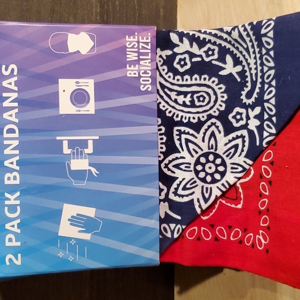⚜️ NWT 2 PACK BANDANAS SET